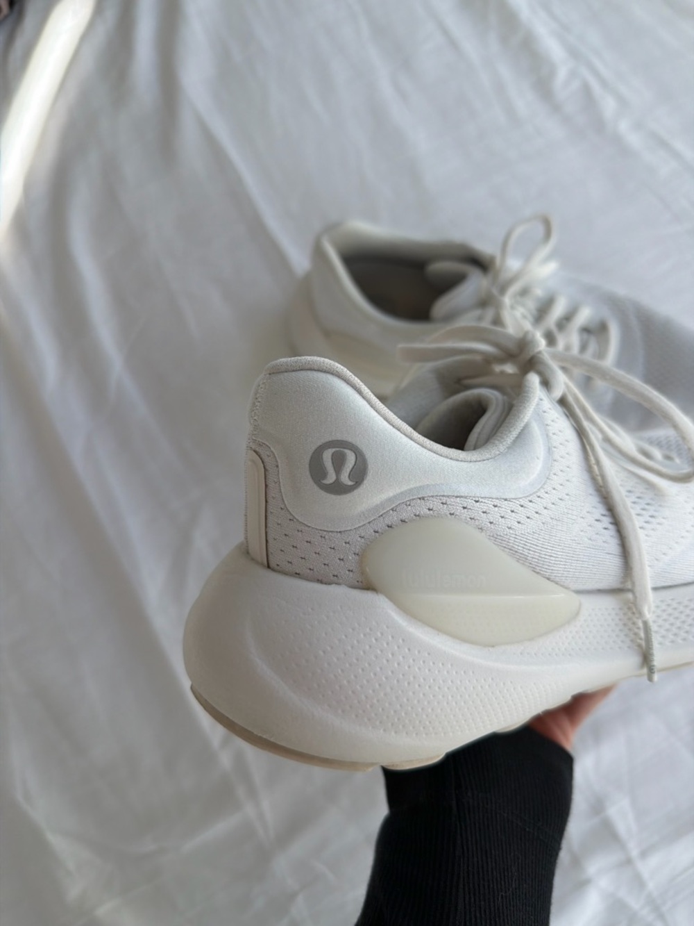 LULULEMON Beyondfeel sneakers Women’s White Athletic Sneakers-Lightweight Cofort - Picture 3 of 10